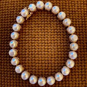 Classic Custom Gold and Pearl Bracelet